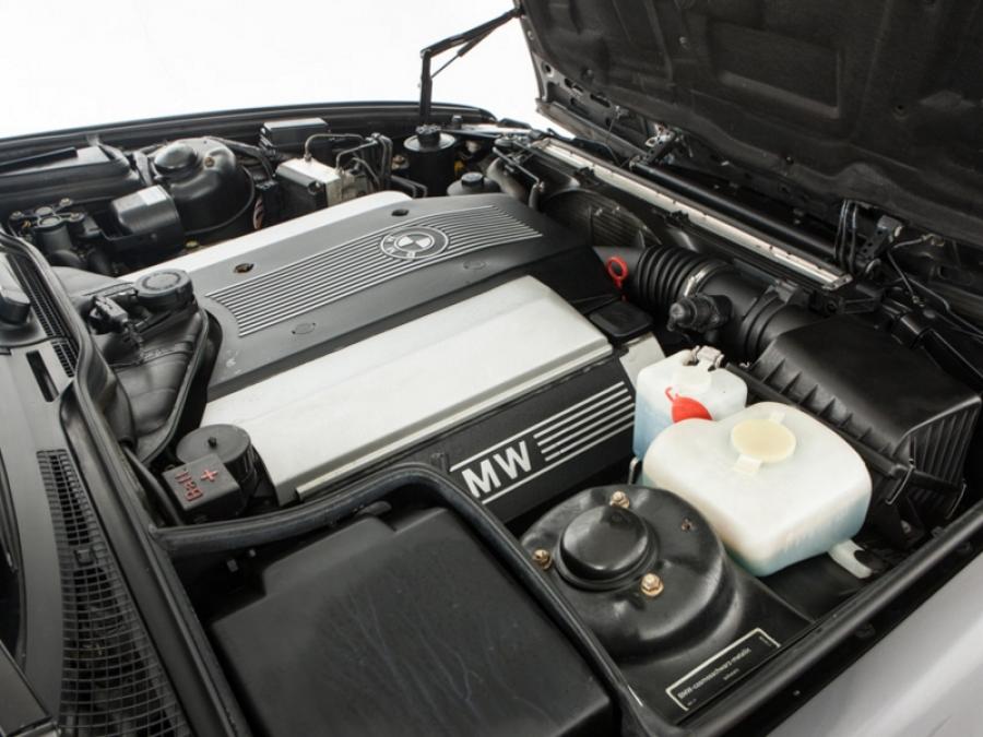  BMW 540i 1992 года  (UK) (фото 3 из 9)